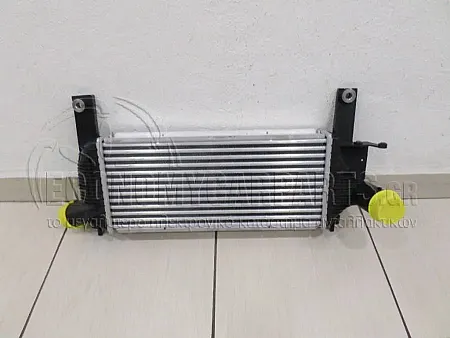 ΨΥΓΕΙΟ INTERCOOLER 2,5 DCI (44,3x19x64)