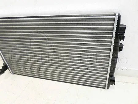 ΨΥΓΕΙΟ ΝΕΡΟΥ (ΓΙΑ ΕΚΔΟΣΕΙΣ 1.0TSi-1.0eTSi-1.5TSi ΒΕΝΖΙΝΗ - 2.0TDi ΠΕΤΡΕΛΑΙΟ) (ΓΙΑ ΟΧΗΜΑΤΑ ΜΕ ΜΗΧΑΝΙΚΟ ΚΙΒΩΤΙΟ ΤΑΧΥΤΗΤΩΝ) (ΔΙΑΣΤΑΣΕΙΣ ΚΥΨΕΛΗΣ: 650x400mm)