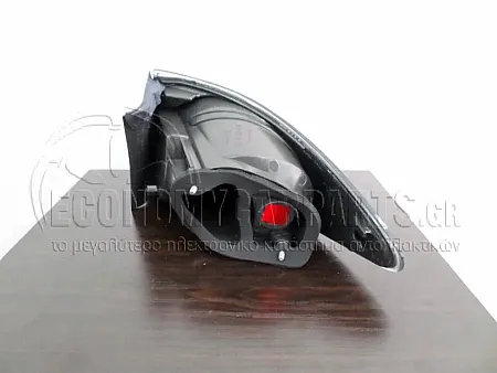 ΦΑΝΑΡΙ ΠΙΣΩ ΕΣΩΤΕΡΙΚΟ (ΓΙΑ ΕΚΔΟΣΕΙΣ: STATIONWAGON) 2002-2006 (TYC)