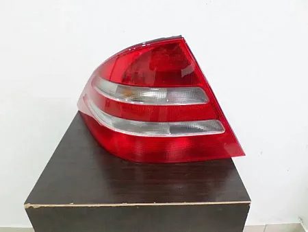 ΦΑΝΑΡΙ ΠΙΣΩ (ULO) 1998-2002