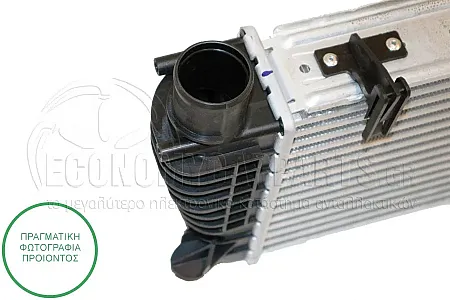 ΨΥΓΕΙΟ INTERCOOLER (ΓΙΑ ΕΚΔΟΣΕΙΣ 1.2TCE ΒΕΝΖΙΝΗ - 1.5dCi ΠΕΤΡΕΛΑΙΟ) (ΔΙΑΣΤΑΣΕΙΣ ΚΥΨΕΛΗΣ: 210x205x64mm) (ΜΕ ΚΟΛΑΡΑ ΣΦΥΚΤΗΡΑ)