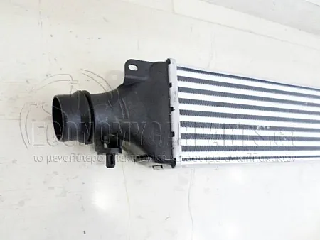 ΨΥΓΕΙΟ INTERCOOLER (ΓΙΑ ΕΚΔΟΣΕΙΣ 1.6 BEΝΖΙΝΗ - 1.7 CDTI ΠΕΤΡΕΛΑΙΟ) (ΔΙΑΣΤΑΣΕΙΣ ΚΥΨΕΛΗΣ: 572x132x53mm)